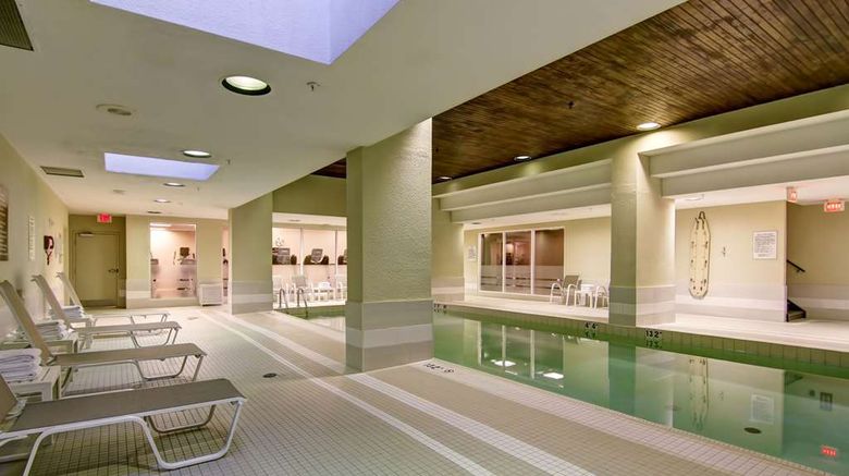 <b>DoubleTree by Hilton Toronto Downtown Pool</b>. Images powered by <a href="https://iceportal.shijigroup.com/" title="IcePortal" target="_blank">IcePortal</a>.