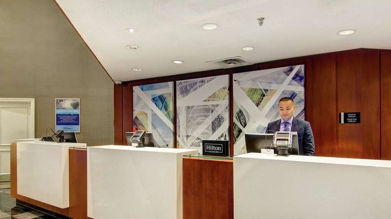 <b>DoubleTree by Hilton Toronto Downtown Lobby</b>. Images powered by <a href="https://iceportal.shijigroup.com/" title="IcePortal" target="_blank">IcePortal</a>.