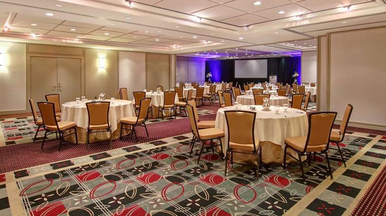 DoubleTree by Hilton Toronto Downtown Meeting