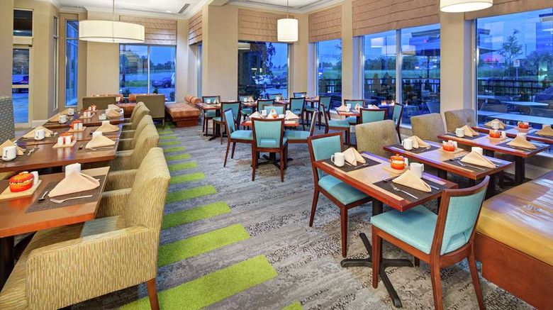 <b>Hilton Garden Inn Toronto Oakville Restaurant</b>. Images powered by <a href="https://iceportal.shijigroup.com/" title="IcePortal" target="_blank">IcePortal</a>.