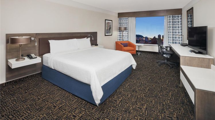 Hilton Garden Inn Montreal Centre-ville Room