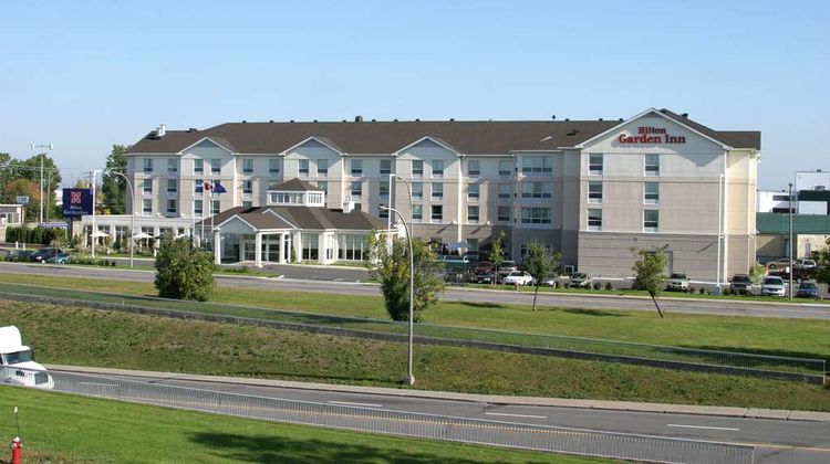 Hilton Garden Inn Montreal Airport Exterior