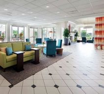Hilton Garden Inn Montreal Airport Lobby