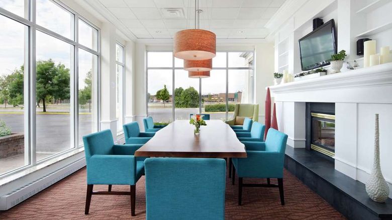 <b>Hilton Garden Inn Montreal Airport Meeting</b>. Images powered by <a href="https://iceportal.shijigroup.com/" title="IcePortal" target="_blank">IcePortal</a>.