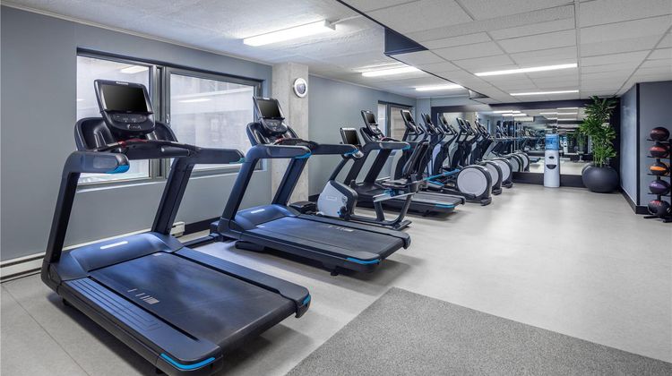 Embassy Suites Montreal by Hilton Health