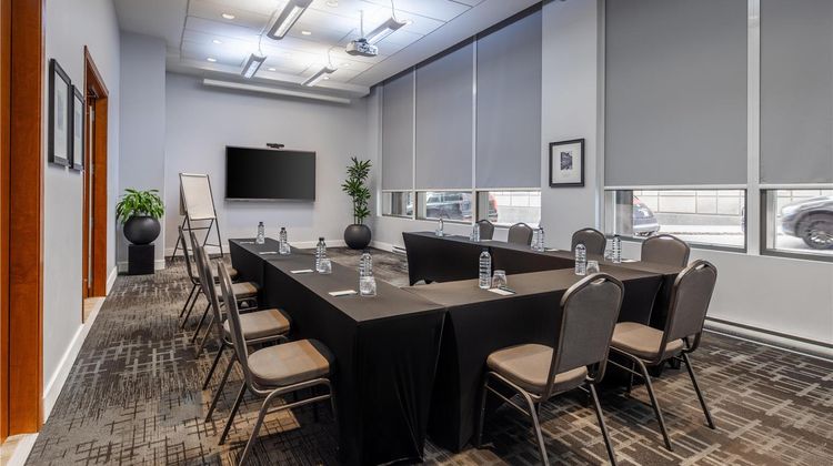 Embassy Suites Montreal by Hilton Meeting