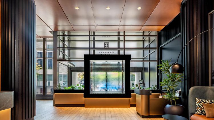 Embassy Suites Montreal by Hilton Lobby