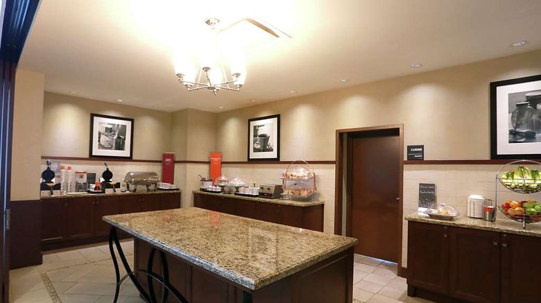 <b>Hampton Inn & Suites Laval Restaurant</b>. Images powered by <a href="https://iceportal.shijigroup.com/" title="IcePortal" target="_blank">IcePortal</a>.