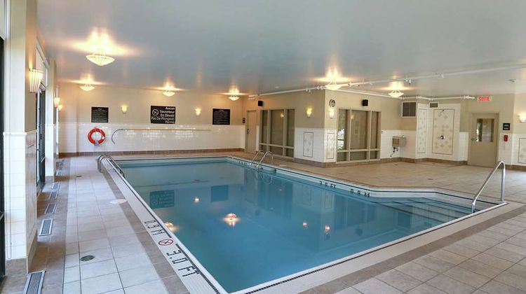 Hampton Inn & Suites Laval Pool