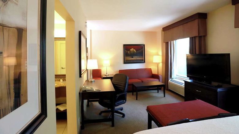 <b>Hampton Inn & Suites Laval Room</b>. Images powered by <a href="https://iceportal.shijigroup.com/" title="IcePortal" target="_blank">IcePortal</a>.