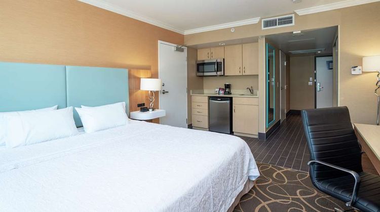 Hampton Inn & Suites by Hilton Room