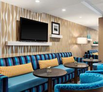 Hampton Inn & Suites by Hilton Lobby