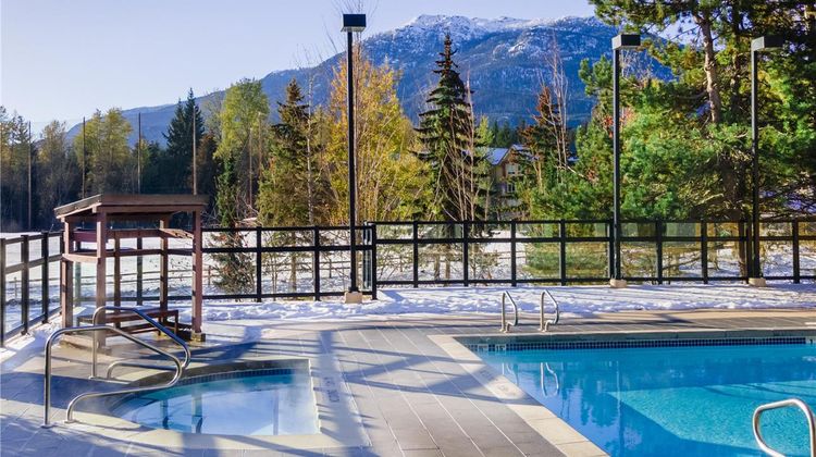 Hilton Whistler Resort & Spa Pool