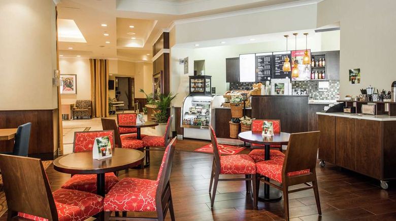<b>Hilton Garden Inn Saskatoon Downtown Restaurant</b>. Images powered by <a href="https://iceportal.shijigroup.com/" title="IcePortal" target="_blank">IcePortal</a>.