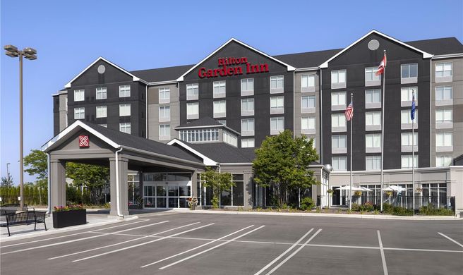 Hilton Garden Inn Ajax Exterior