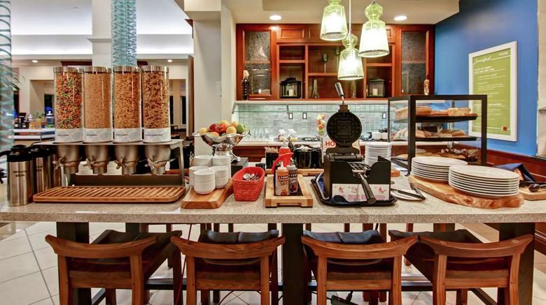 <b>Hilton Garden Inn Toronto/Burlington Restaurant</b>. Images powered by <a href="https://iceportal.shijigroup.com/" title="IcePortal" target="_blank">IcePortal</a>.