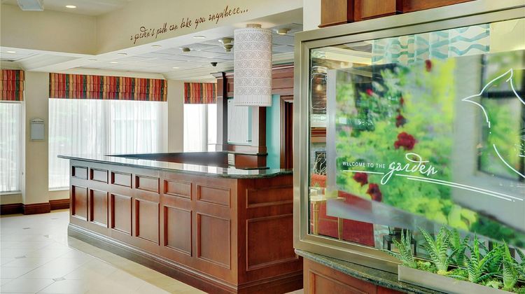 Hilton Garden Inn Toronto/Burlington Lobby