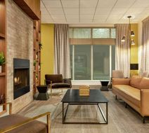 Hilton Garden Inn Cambridge Lobby