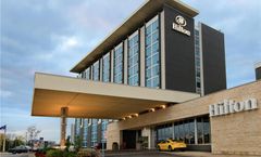 Hilton Toronto Airport Hotel & Suites