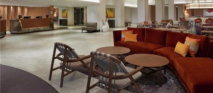 Hilton Toronto Airport Hotel & Suites Lobby