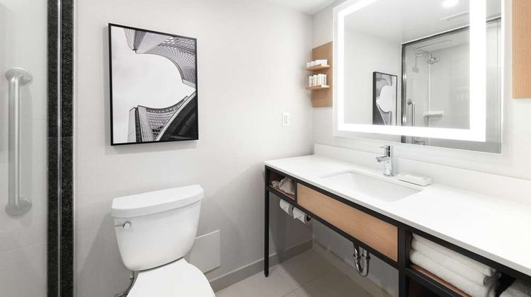 Hilton Garden Inn Toronto Airport Room