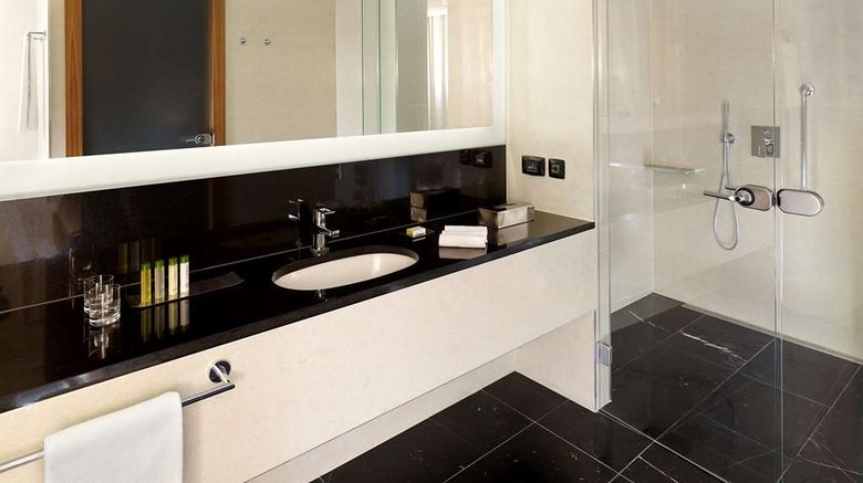 <b>DoubleTree by Hilton Zagreb Room</b>. Images powered by <a href="https://iceportal.shijigroup.com/" title="IcePortal" target="_blank">IcePortal</a>.