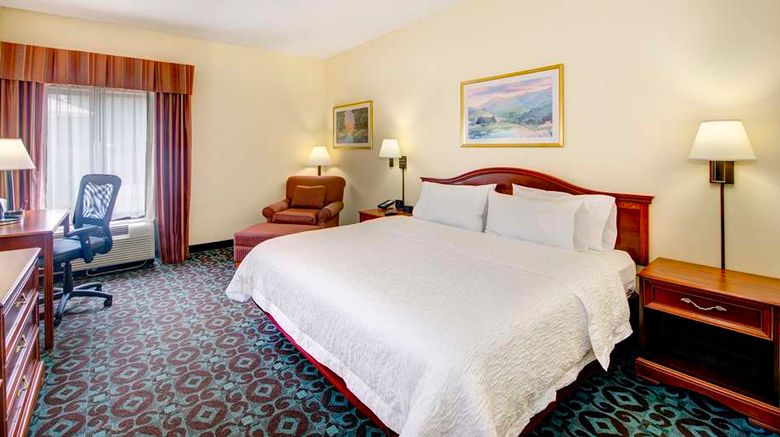 <b>Hampton Inn Spartanburg-North I-85 Room</b>. Images powered by <a href="https://iceportal.shijigroup.com/" title="IcePortal" target="_blank">IcePortal</a>.