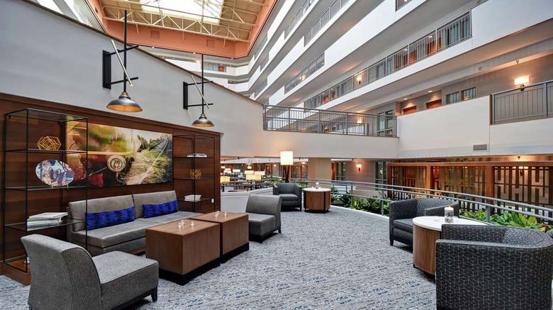 <b>Embassy Suites Omaha Downtown Lobby</b>. Images powered by <a href="https://iceportal.shijigroup.com/" title="IcePortal" target="_blank">IcePortal</a>.