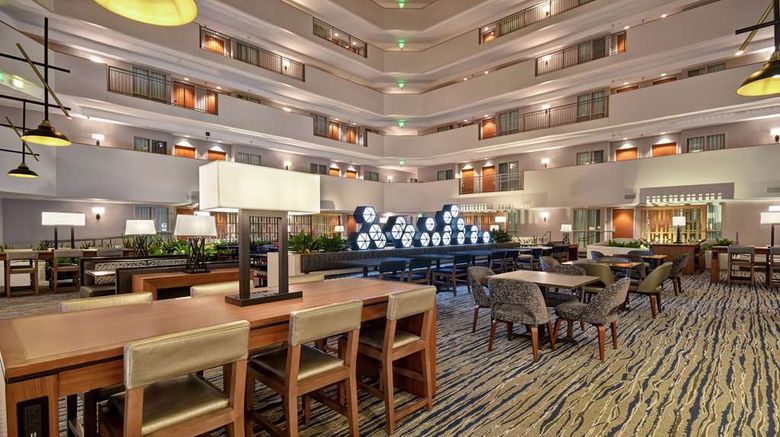 <b>Embassy Suites Omaha Downtown Lobby</b>. Images powered by <a href="https://iceportal.shijigroup.com/" title="IcePortal" target="_blank">IcePortal</a>.