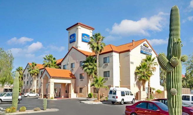 Baymont Inn & Suites Tucson Airport Exterior