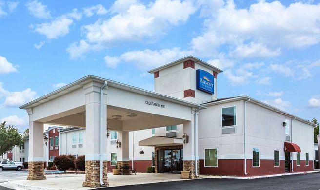Baymont Inn & Suites Cornelia Exterior