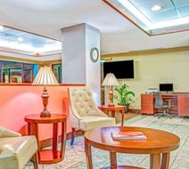Baymont Inn & Suites McDonough Lobby