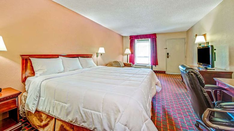 <b>Baymont Inn & Suites McDonough Room</b>. Images powered by <a href="https://iceportal.shijigroup.com/" title="IcePortal" target="_blank">IcePortal</a>.