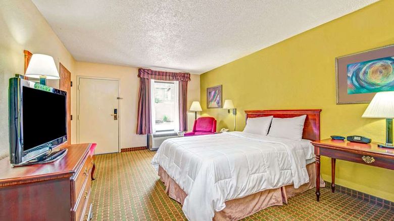 <b>Baymont Inn & Suites McDonough Room</b>. Images powered by <a href="https://iceportal.shijigroup.com/" title="IcePortal" target="_blank">IcePortal</a>.