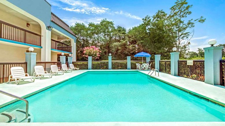 <b>Baymont Inn & Suites McDonough Pool</b>. Images powered by <a href="https://iceportal.shijigroup.com/" title="IcePortal" target="_blank">IcePortal</a>.