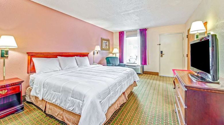 <b>Baymont Inn & Suites McDonough Room</b>. Images powered by <a href="https://iceportal.shijigroup.com/" title="IcePortal" target="_blank">IcePortal</a>.