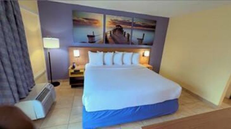 Days Inn by Wyndham St. Petersburg Room