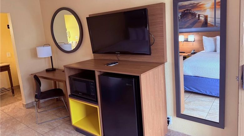 <b>Days Inn by Wyndham St. Petersburg Room</b>. Images powered by <a href="https://iceportal.shijigroup.com/" title="IcePortal" target="_blank">IcePortal</a>.