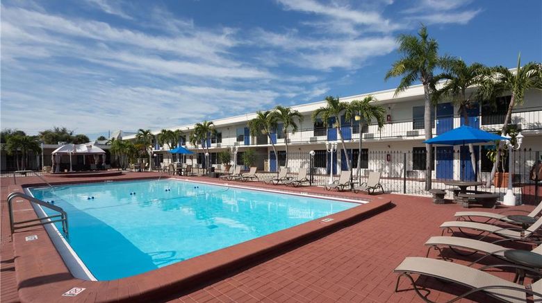 <b>Days Inn by Wyndham St. Petersburg Pool</b>. Images powered by <a href="https://iceportal.shijigroup.com/" title="IcePortal" target="_blank">IcePortal</a>.