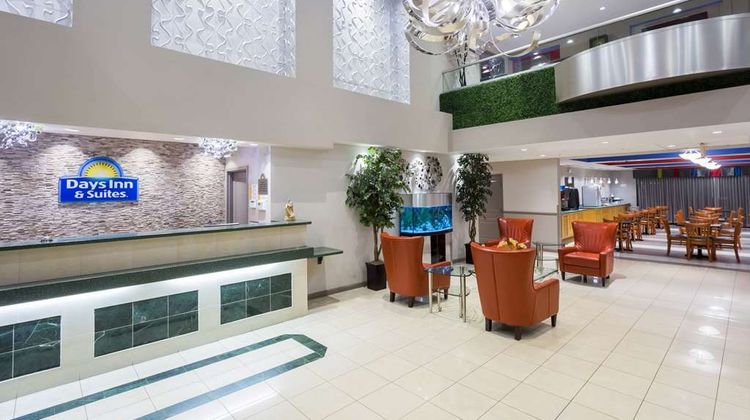 Days Inn & Suites Ft Myers nr JetBlue Pk Lobby