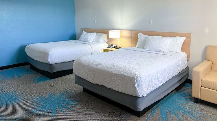 Days Inn & Suites Santa Rosa Room