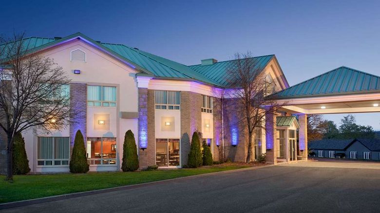 <b>Days Inn Montmagny Exterior</b>. Images powered by <a href="https://iceportal.shijigroup.com/" title="IcePortal" target="_blank">IcePortal</a>.