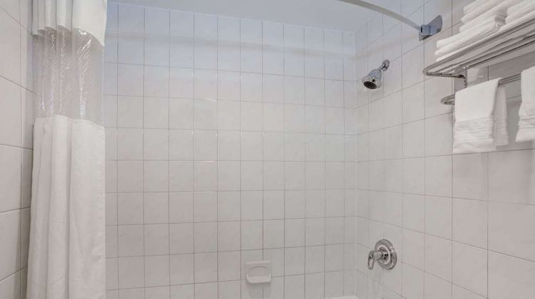 Days Inn Woodbury Room