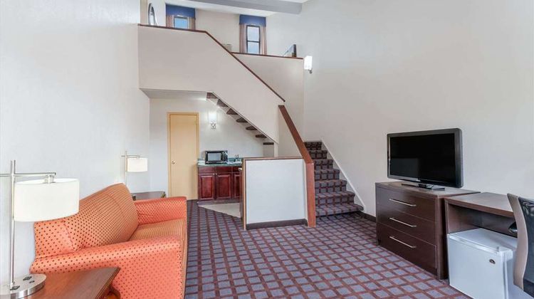Days Inn Woodbury Suite