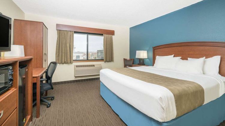 Days Inn & Suites Baxter Brainerd Area Room
