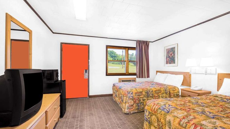 <b>Knights Inn Pine Grove Room</b>. Images powered by <a href="https://iceportal.shijigroup.com/" title="IcePortal" target="_blank">IcePortal</a>.