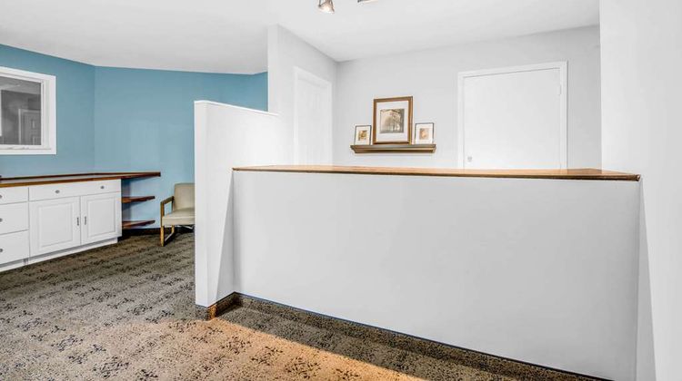 Knights Inn Pine Grove Lobby
