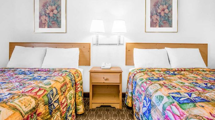 Knights Inn Pine Grove Room