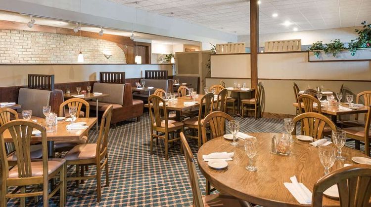 Ramada Plaza by Wyndham Portland Restaurant