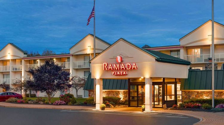 Ramada Plaza by Wyndham Portland Exterior